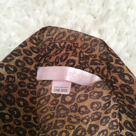 Vintage Victoria’s Secret Nightie and Sheer Robe Set Leopard Print L - Picture 10 of 16